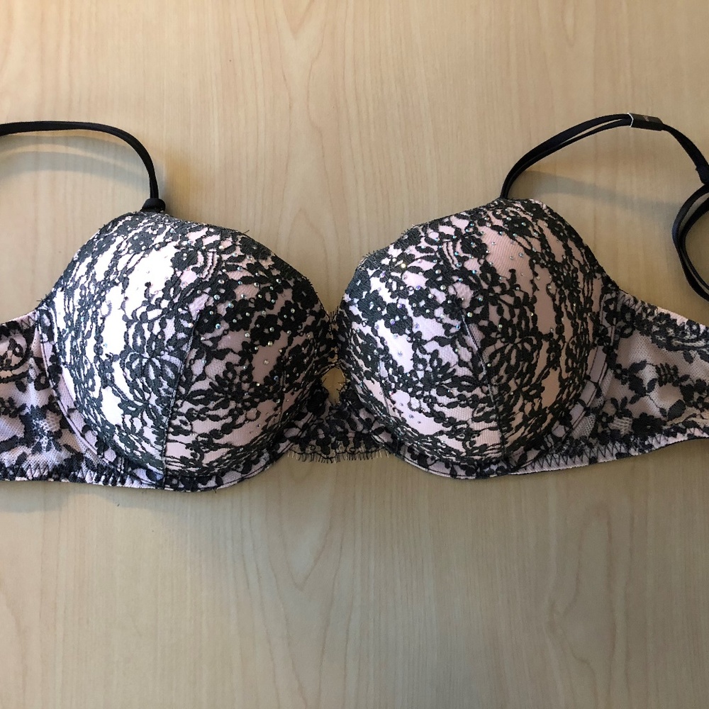 Victoria Secret Bra - with tags size 32DDD